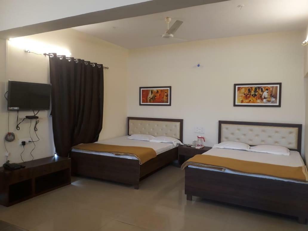 Maharaja Family Guest House Lonavala Exterior foto